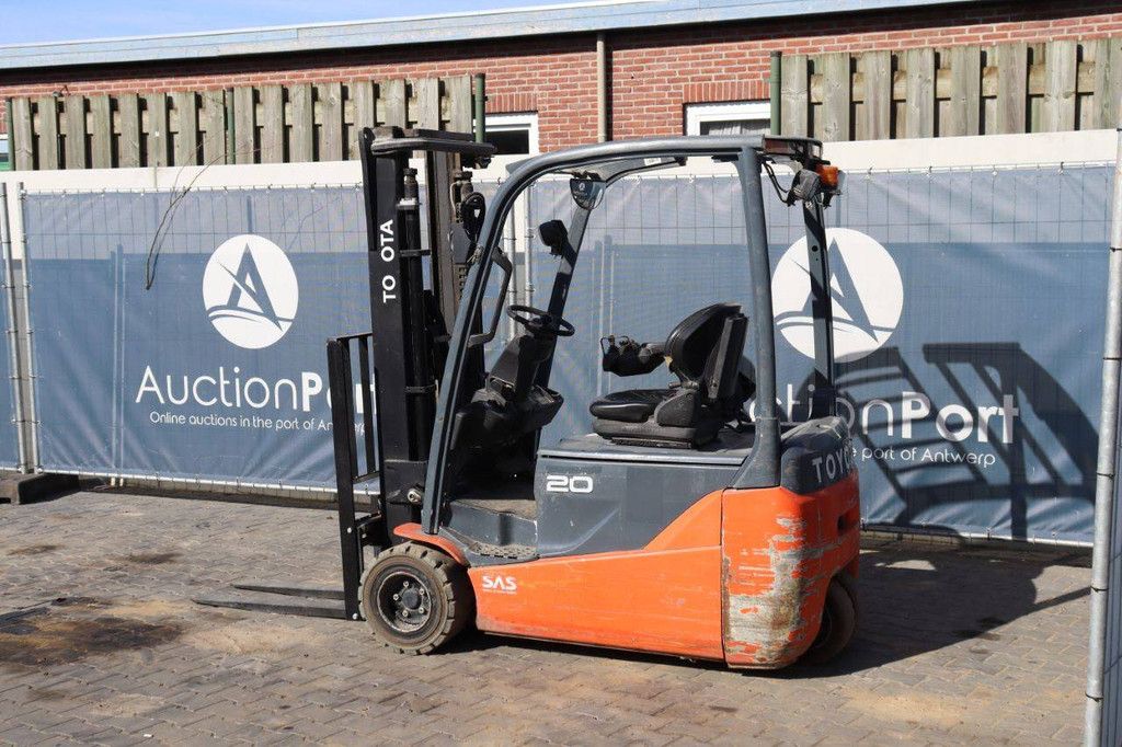Toyota 8FBE20T Electric Forklift 2000kg 3.3m