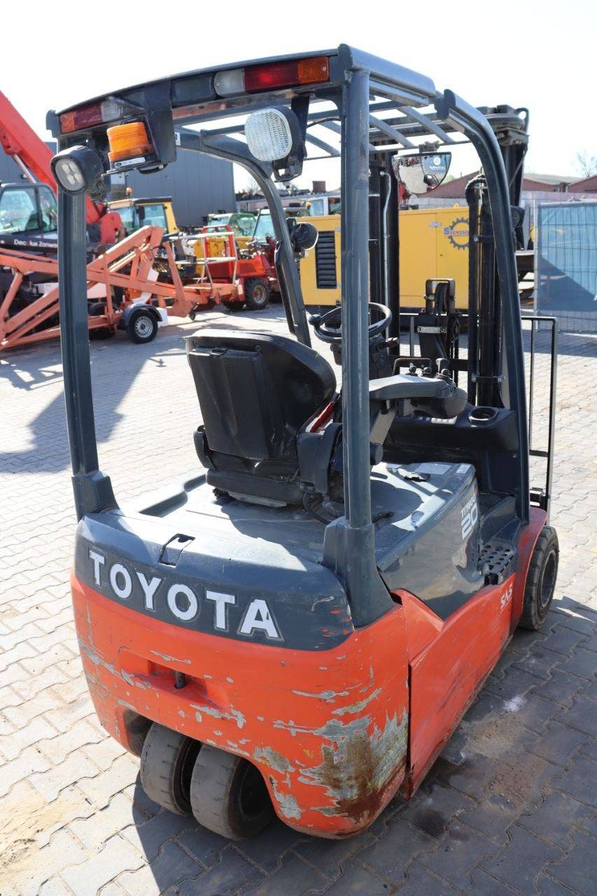 Toyota 8FBE20T Electric Forklift 2000kg 3.3m