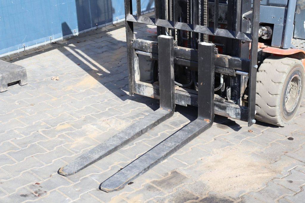 Toyota 8FBE20T Electric Forklift 2000kg 3.3m