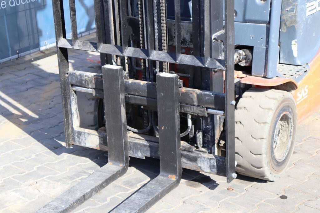 Toyota 8FBE20T Electric Forklift 2000kg 3.3m