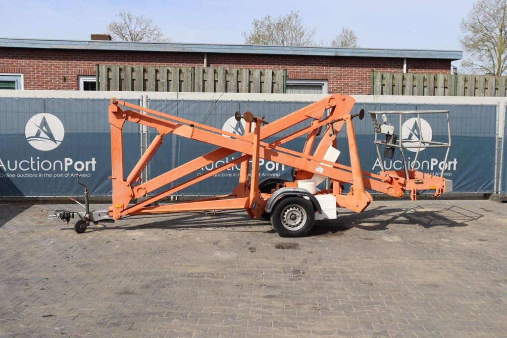 Trailer-mounted aerial work platform Upright TL33 Electric 12.3m
