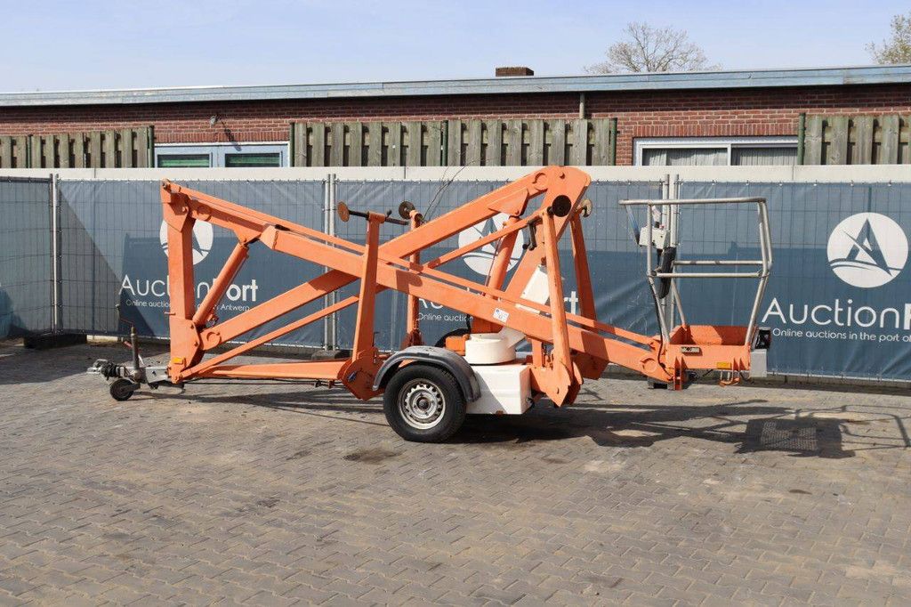 Trailer-mounted aerial work platform Upright TL33 Electric 12.3m