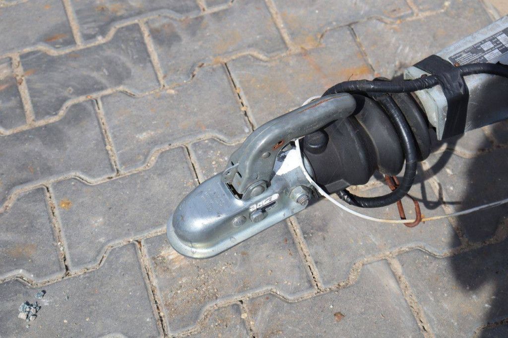 Trailer-mounted aerial work platform Upright TL33 Electric 12.3m