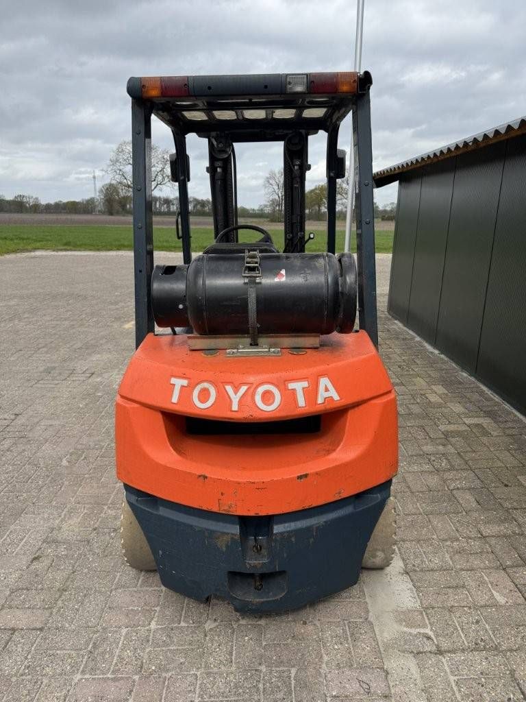 Forklift Toyota 42-7FG25 LPG 2450kg 2003