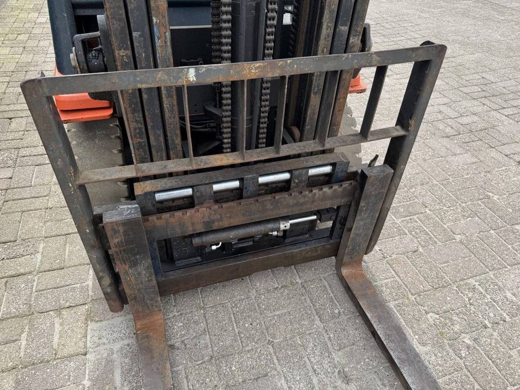 Forklift Toyota 42-7FG25 LPG 2450kg 2003