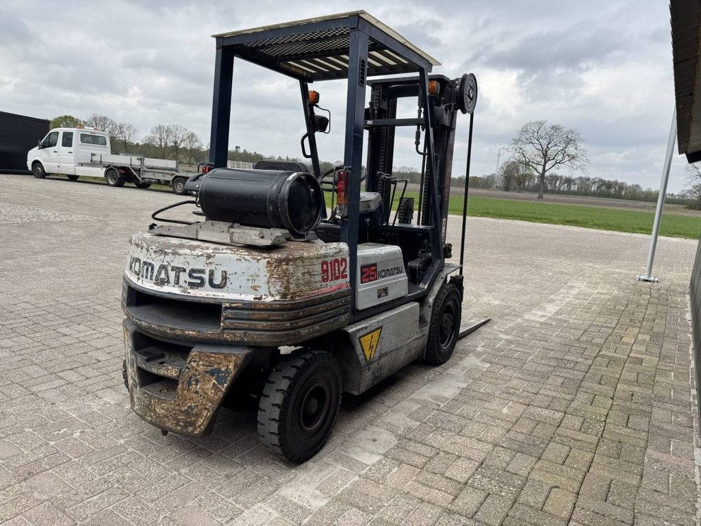 Komatsu FG25T-11E LPG-Gabelstapler, 2500 kg, Baujahr 1989