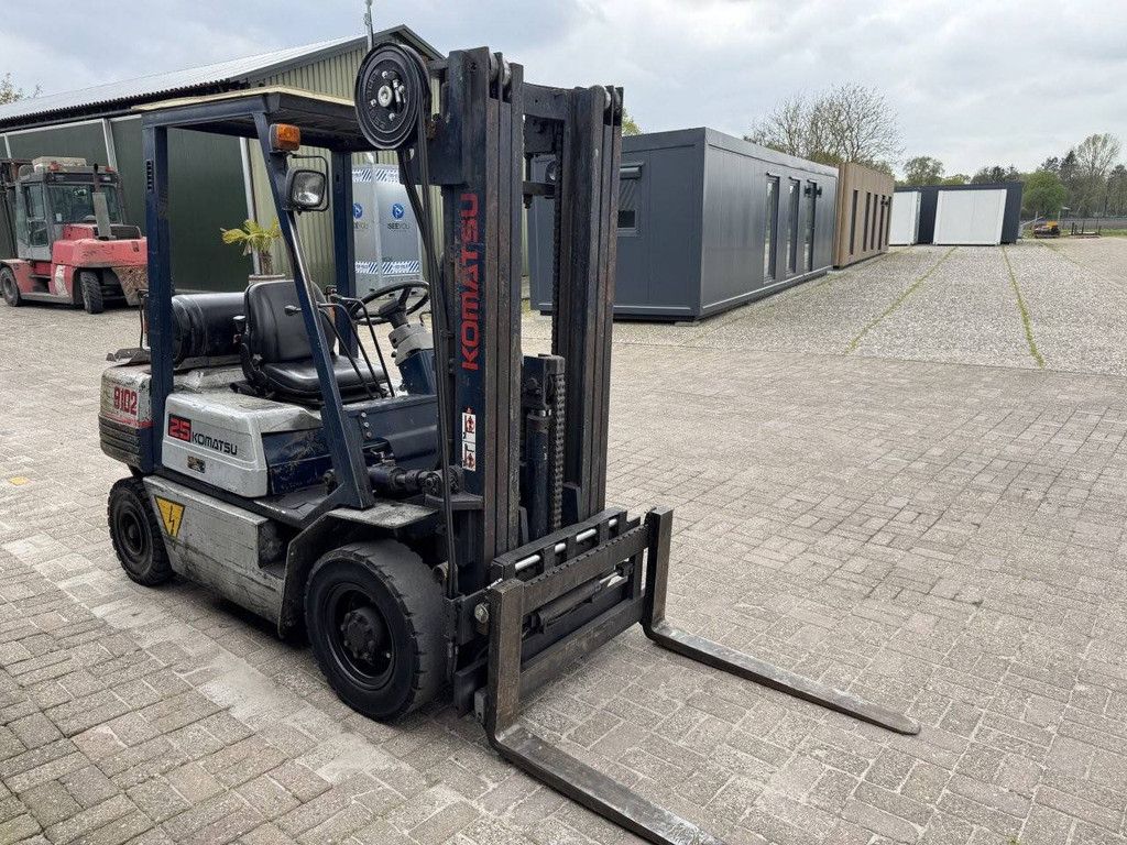 Komatsu FG25T-11E LPG-Gabelstapler, 2500 kg, Baujahr 1989