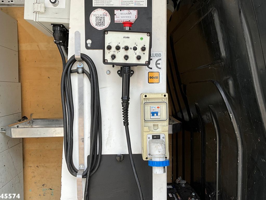 Renault Master T35 2.3 DCI Euro 6 Klubb 12,5 meter hoogwerker