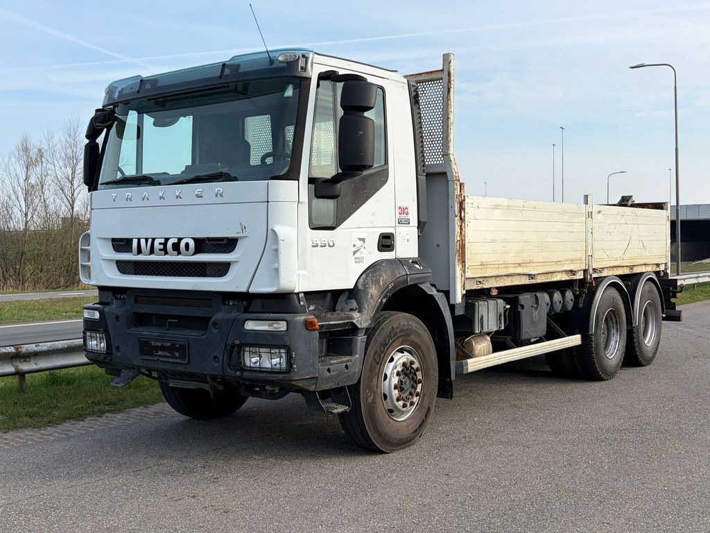 Iveco Trakker 330 6x4