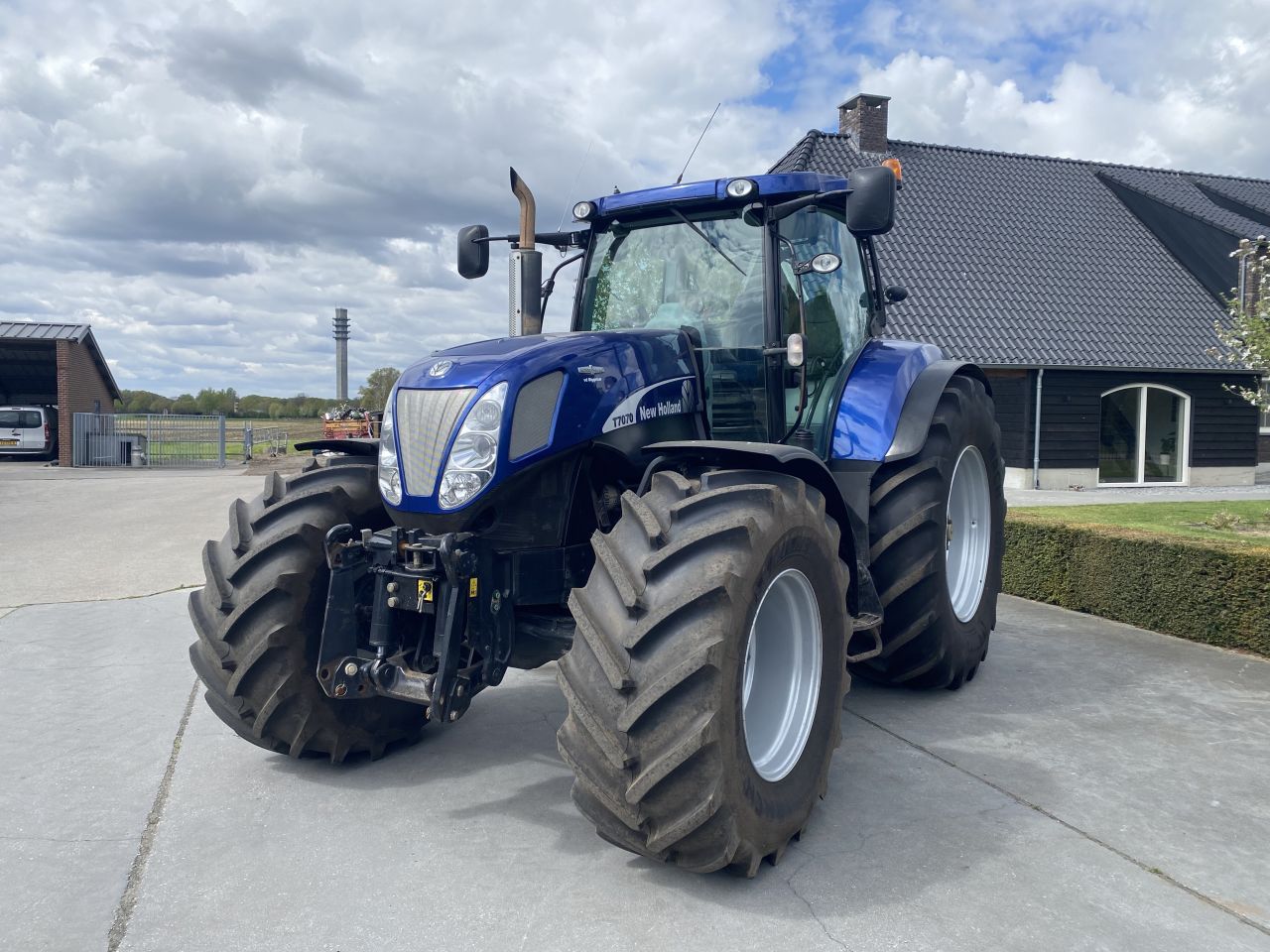 New holland t7070 auto command blue power!