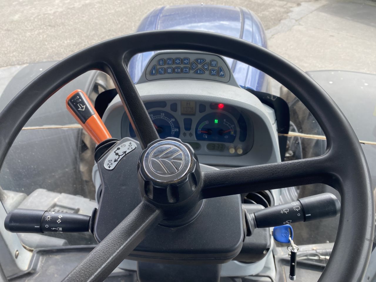 New holland t7070 auto command blue power!