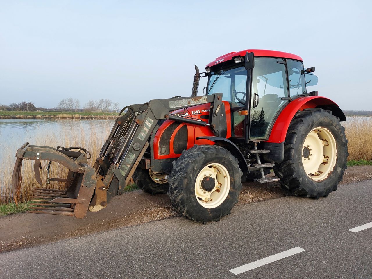 Zetor 9641 Forterra met voorlader