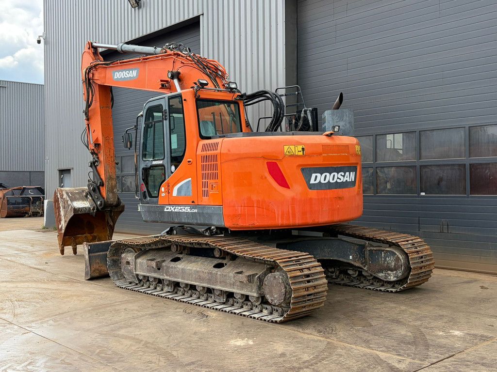 Doosan DX235LCR