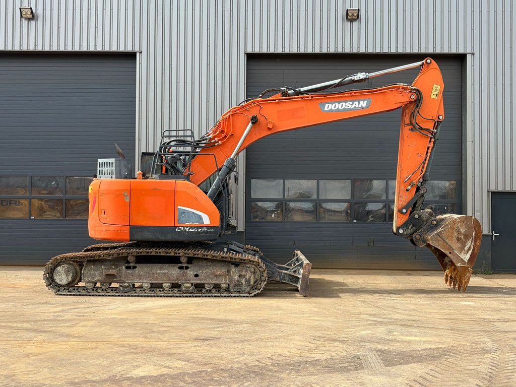 Doosan DX235LCR