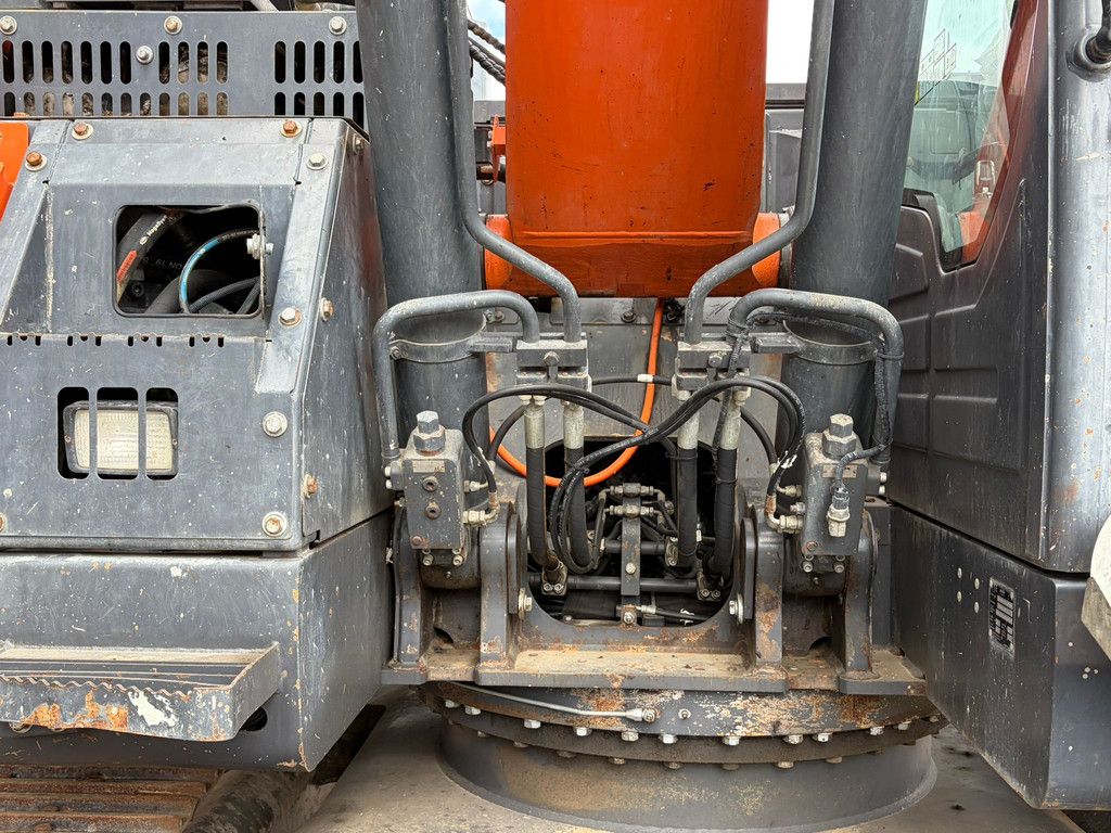 Doosan DX235LCR
