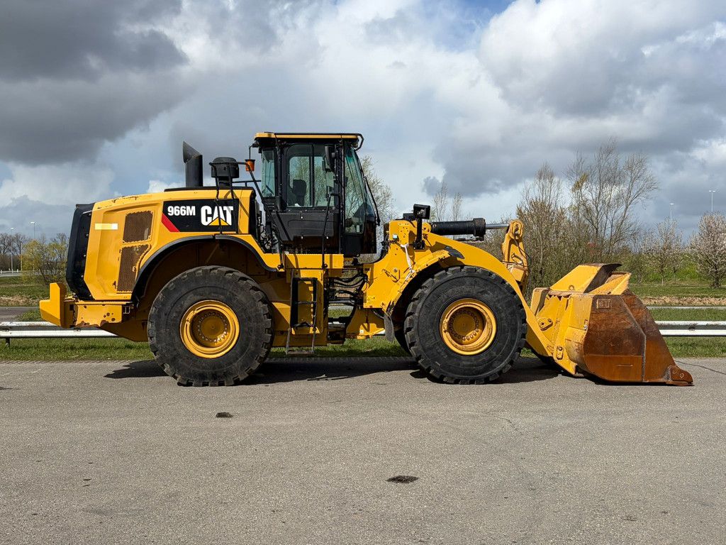 Caterpillar 966M