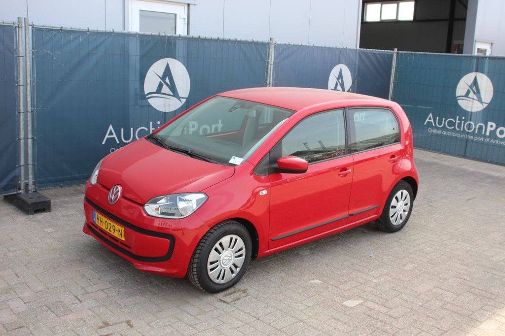 Volkswagen passenger car move up! BMT 4-door Petrol 60hp 2015