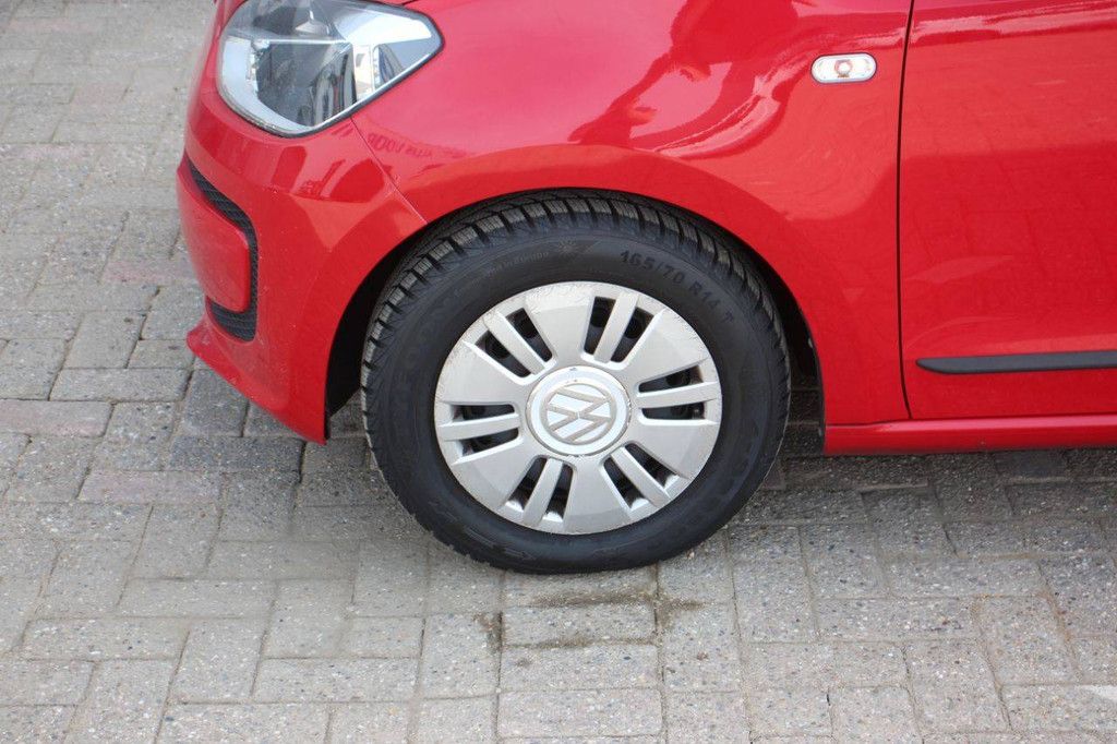 Volkswagen passenger car move up! BMT 4-door Petrol 60hp 2015