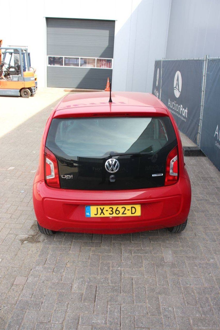 Volkswagen passenger car move up! BMT 4-door Petrol 60hp 2016