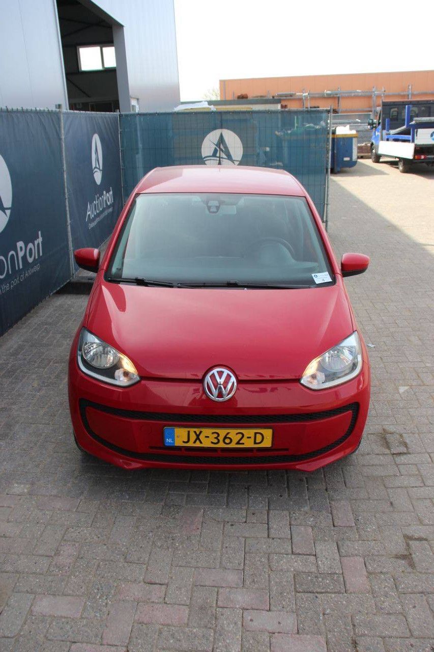 Volkswagen passenger car move up! BMT 4-door Petrol 60hp 2016