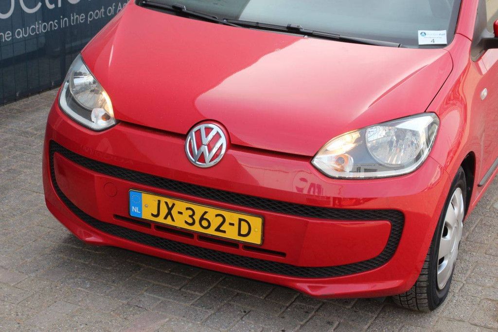 Volkswagen passenger car move up! BMT 4-door Petrol 60hp 2016