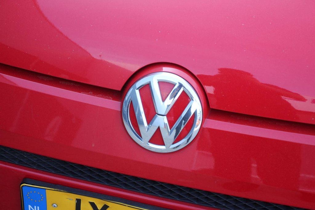 Volkswagen passenger car move up! BMT 4-door Petrol 60hp 2016