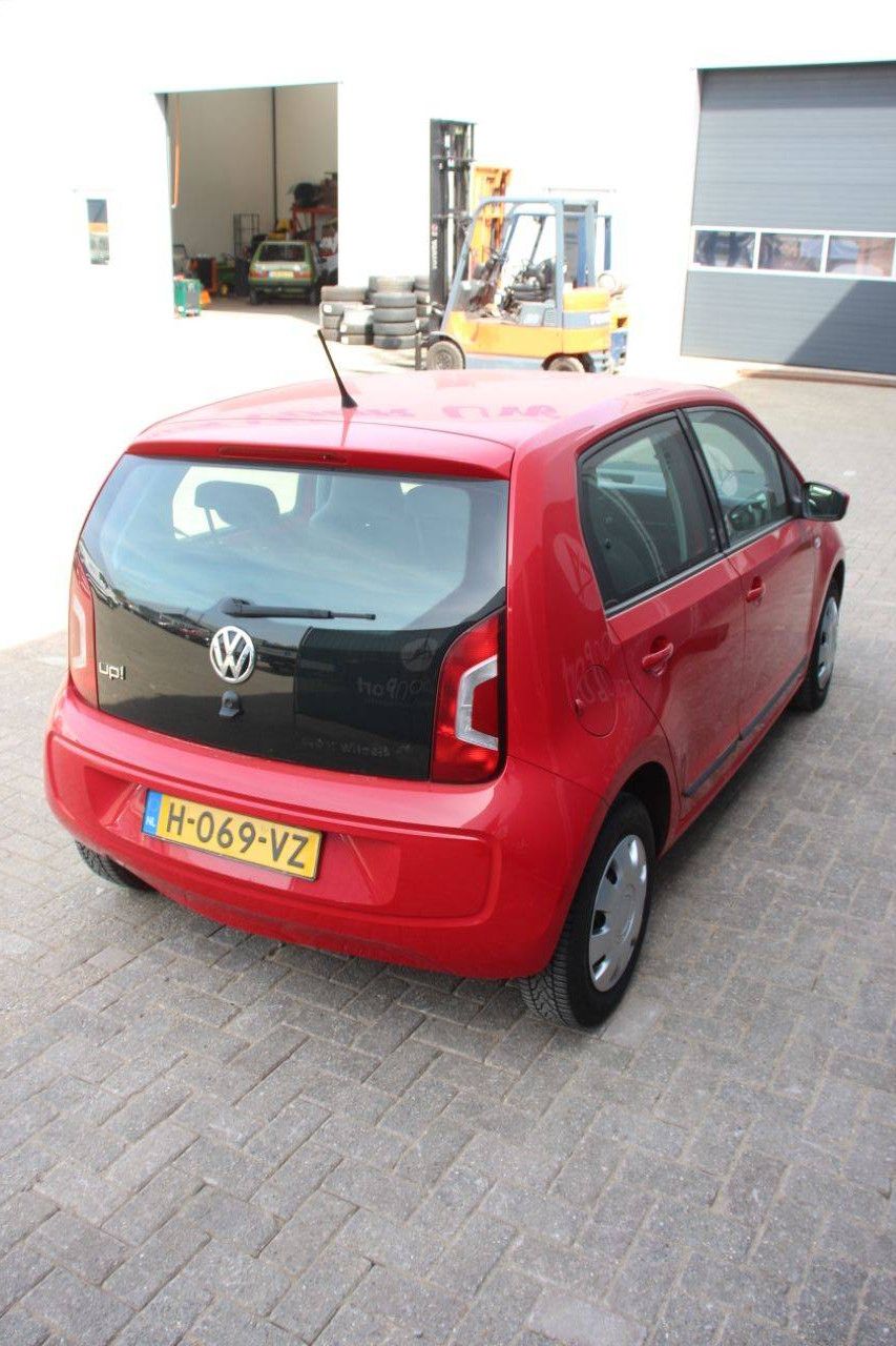 Personenauto Volkswagen UP Benzine 60pk 2013