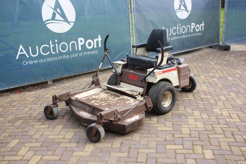 Grasshopper Zero-Turn-Aufsitzmäher, Benzin, 16 PS