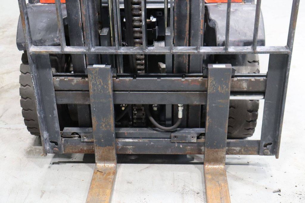 Gabelstapler Linde H25T-01 Diesel 2500kg 7m 2011