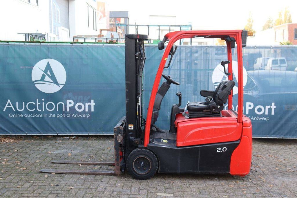 Hyster J2.0XNT MWB Electric Forklift 1520kg 4.6m 2013