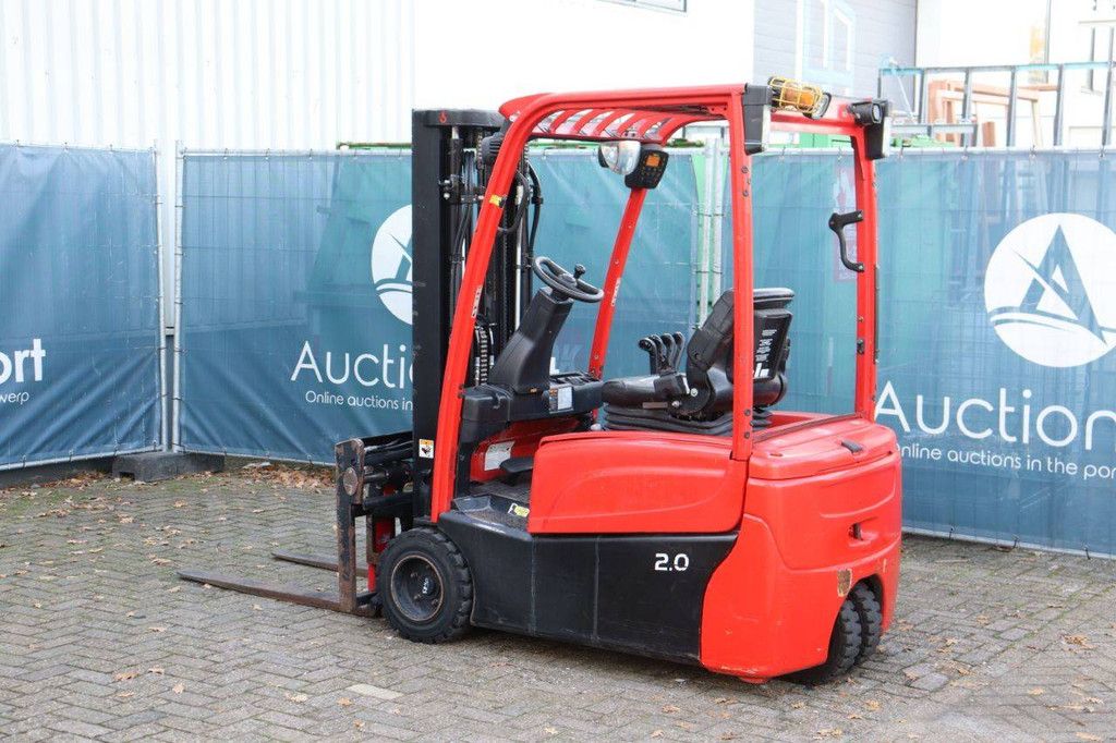 Hyster J2.0XNT MWB Electric Forklift 1520kg 4.6m 2013