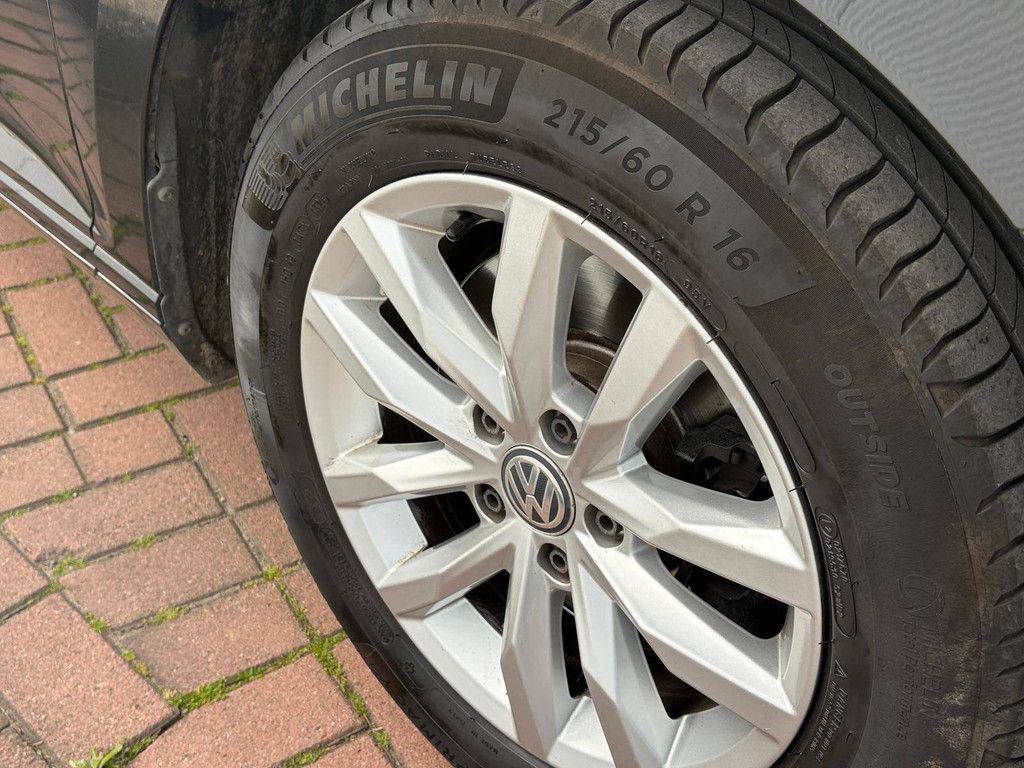Personenauto Volkswagen Passat Benzine 150pk 2019 (Marge)