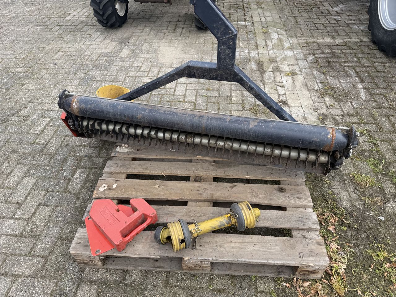 Trilo SG300 met zuigmond en zuigslang !!
