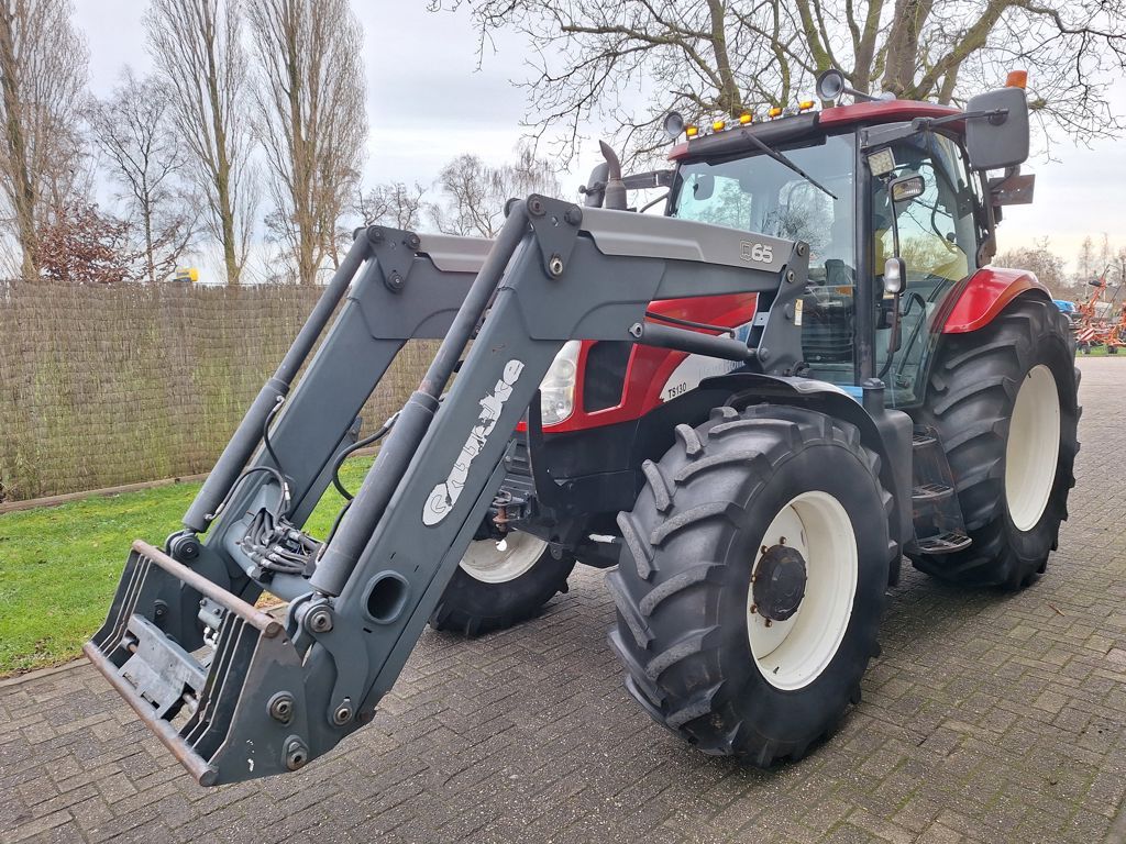 New Holland TS130A