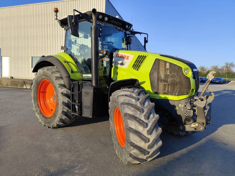 Claas AXION 810