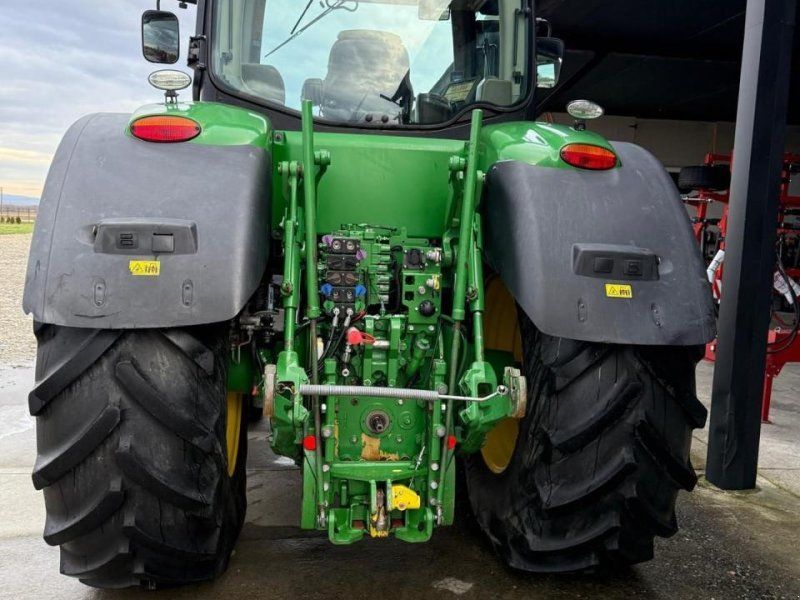 John Deere 7230R