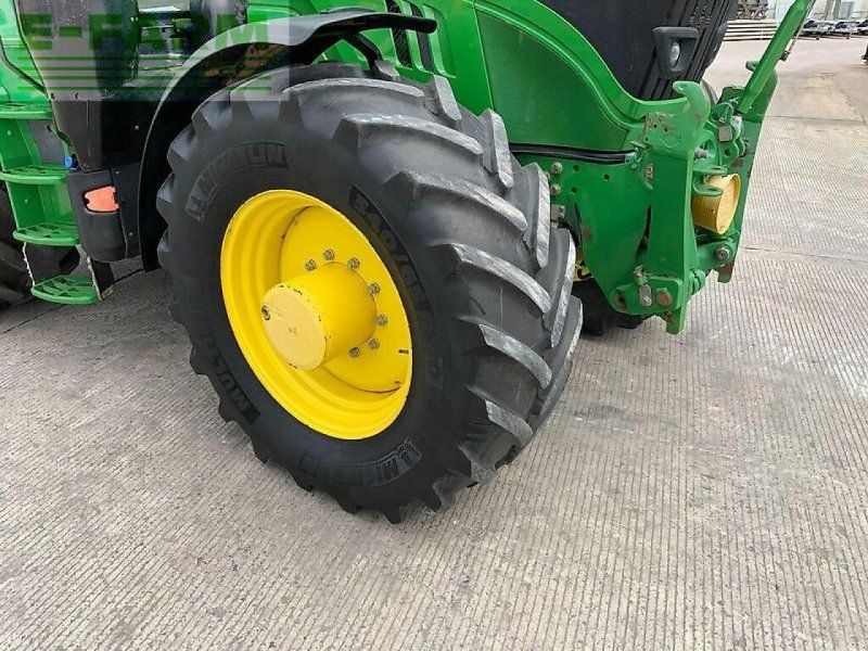 John Deere 6215r  (st23802)