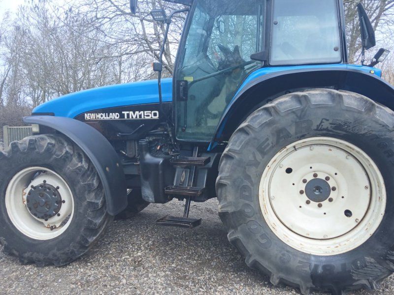 New Holland TM 150 med frontlift