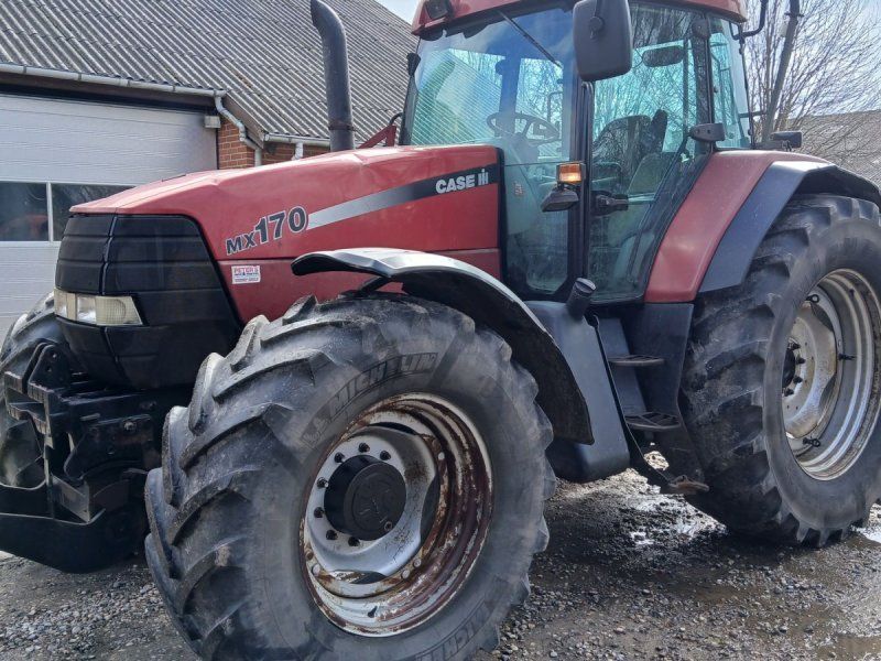 Case IH MX 170 med affjdret foraksel og original frontlift