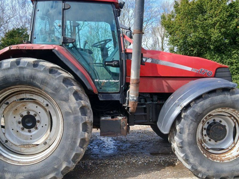 Case IH MX 170 med affjdret foraksel og original frontlift