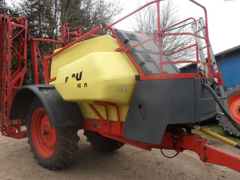 Vicon 3800 l . 24m  Trailersprøjte