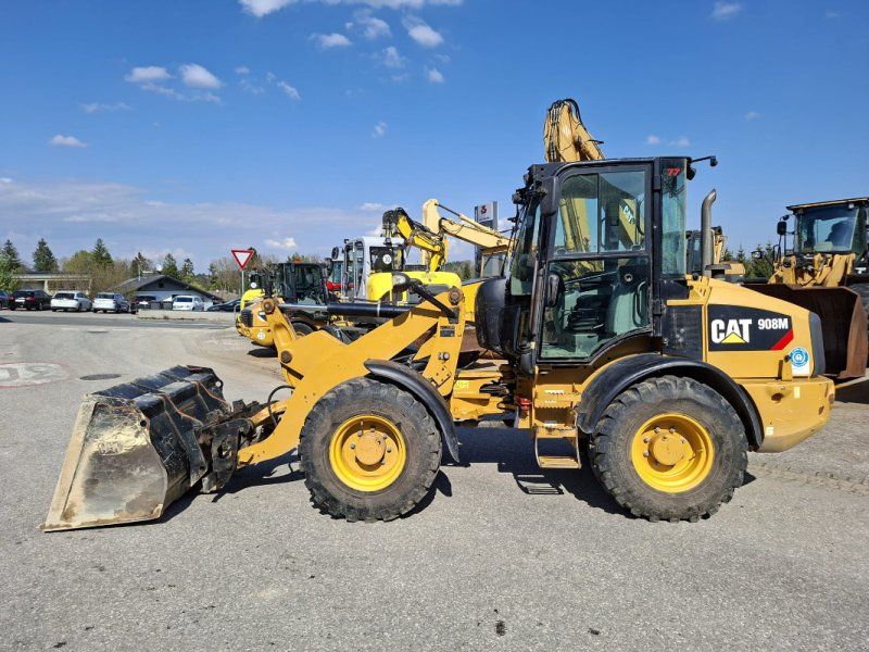Caterpillar 908M