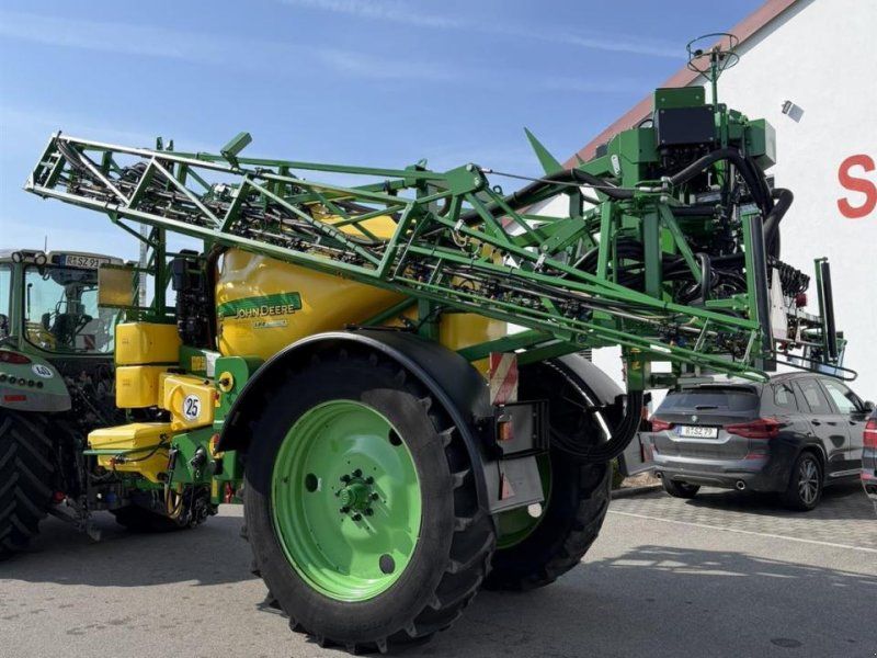 John Deere 832i TF Spritze, Distance Control, Section Control, mit Lenkung