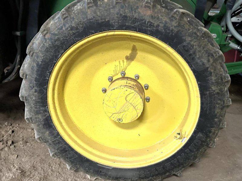 BKT 270/95R38 + 300/95R52 Rädersatz John Deere