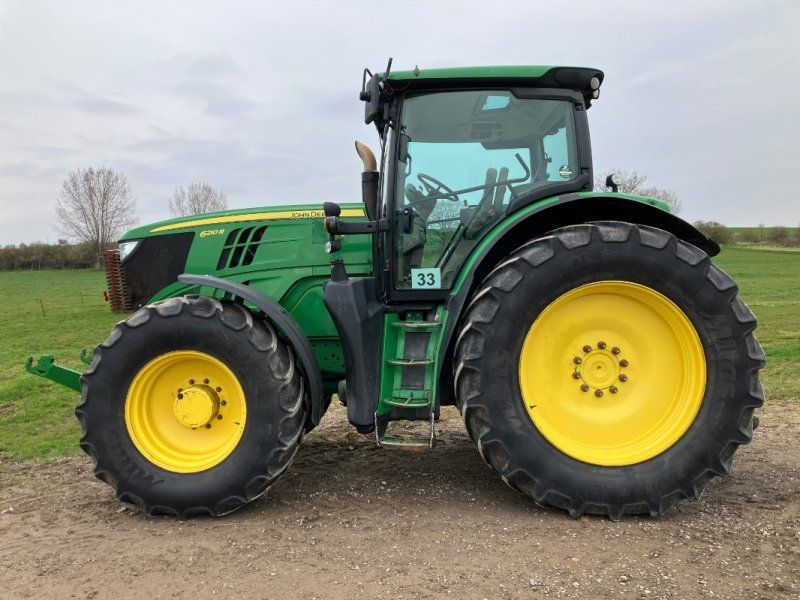 John Deere 6210R
