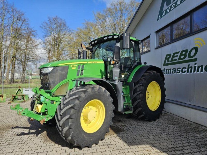 John Deere 6230R
