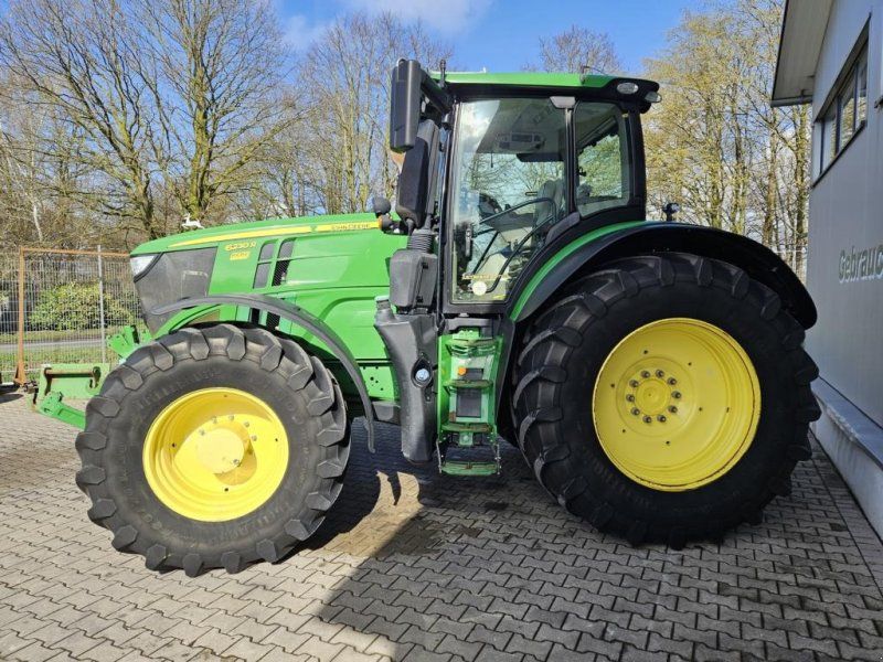 John Deere 6230R
