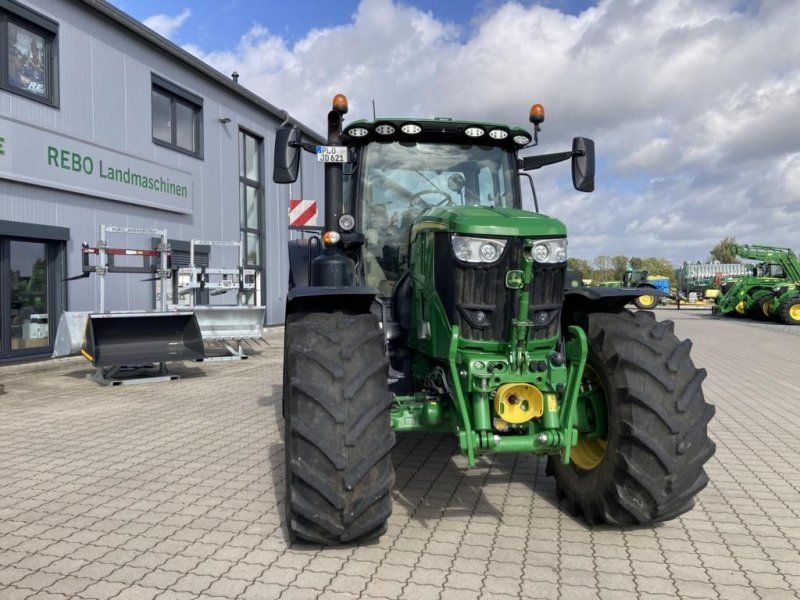 John Deere 6R215