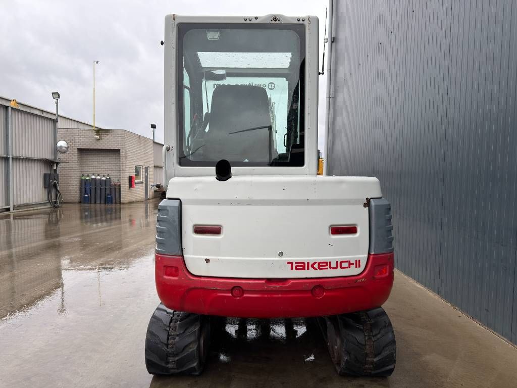 Takeuchi TB235