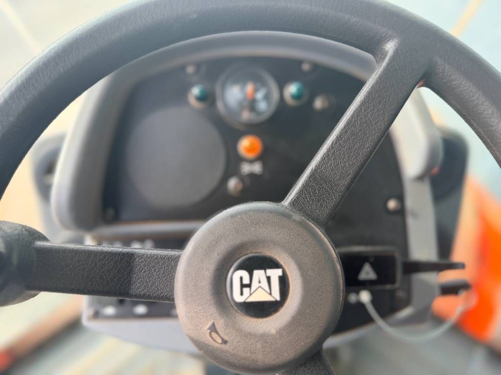 CAT CS74